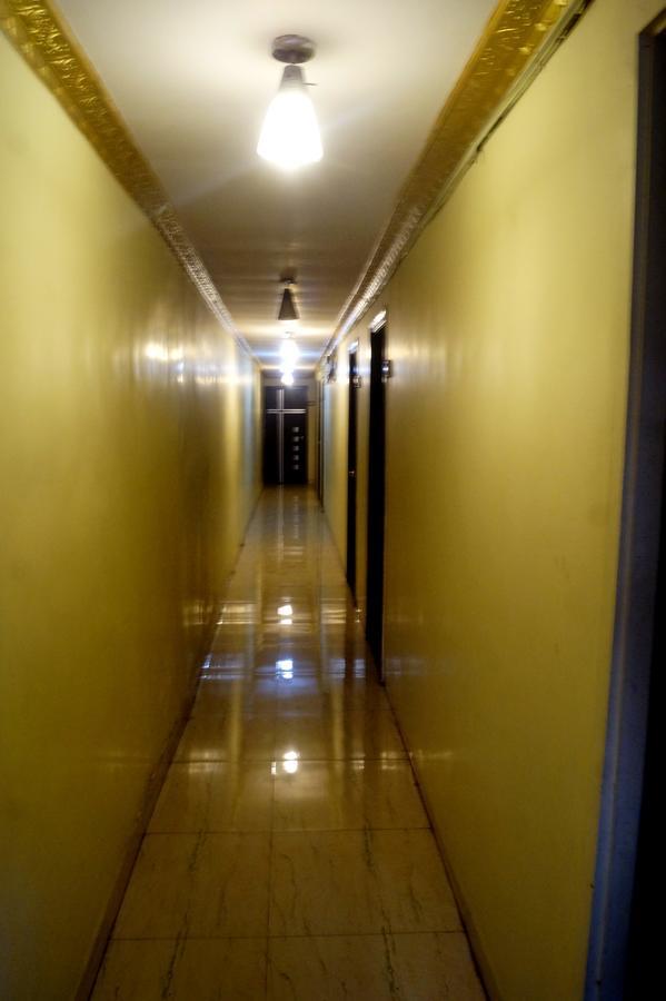 Hotel Zam Zam Palace Мумбай Екстериор снимка