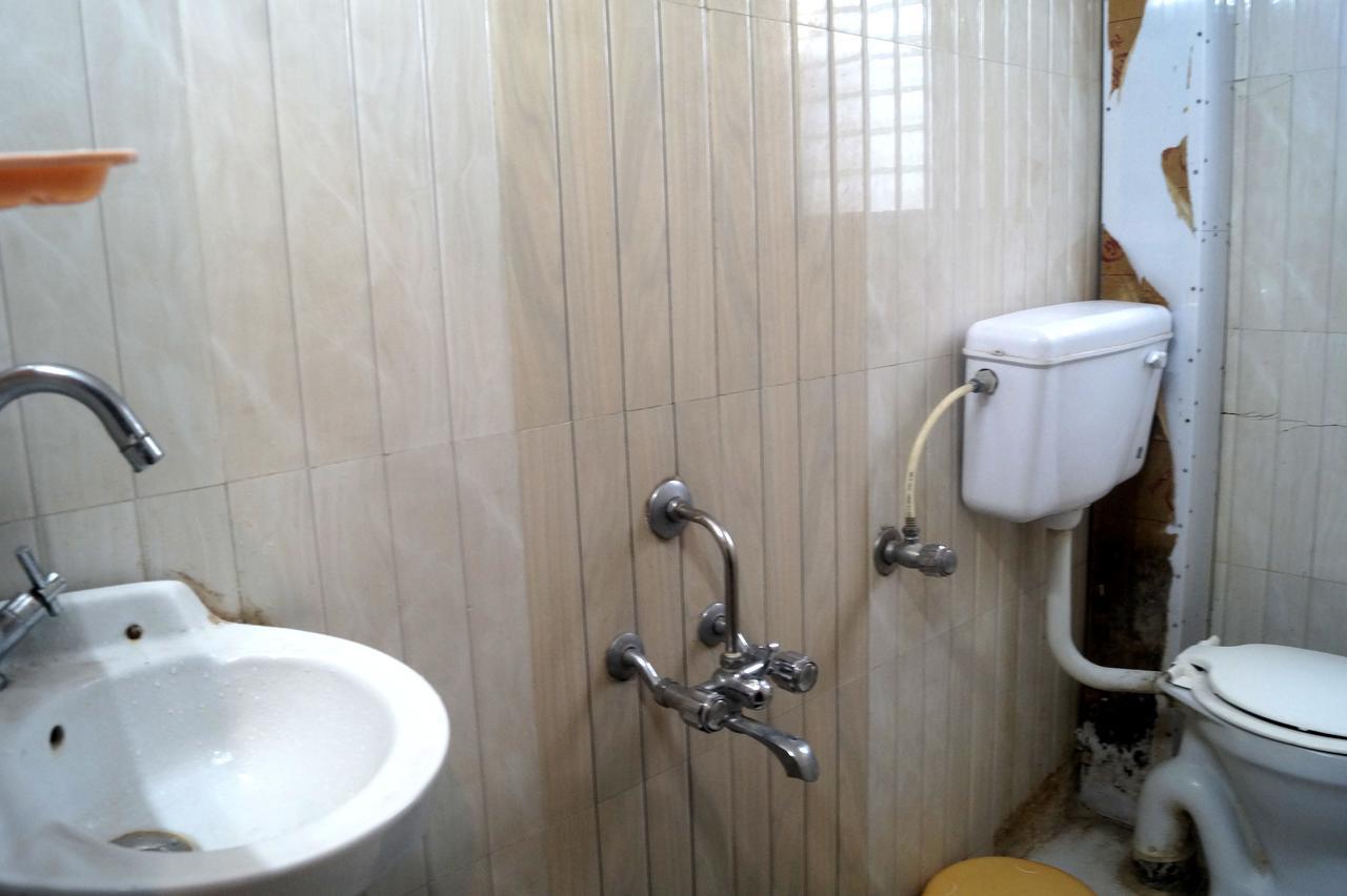 Hotel Zam Zam Palace Мумбай Екстериор снимка